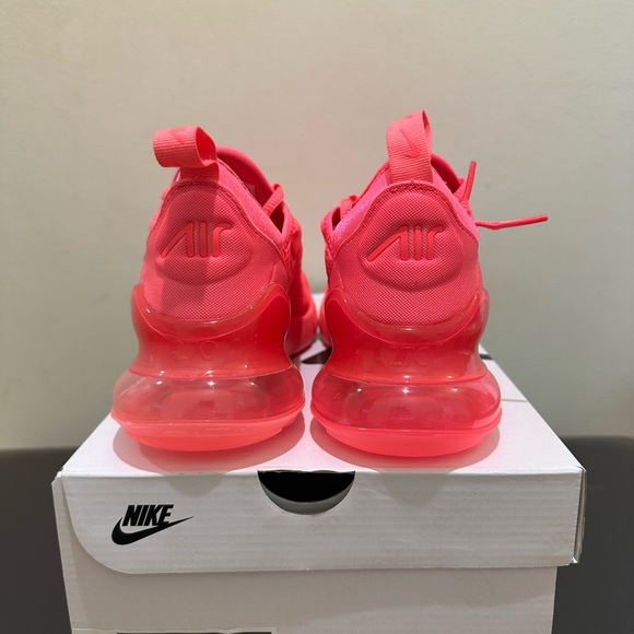 NIB Women's Nike Air Max 270 Triple Hyper Pink Bubblegum FD0293 600 - Picture 2 of 7